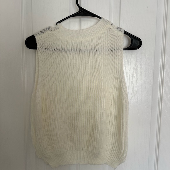 White sweater vest - Picture 2 of 2